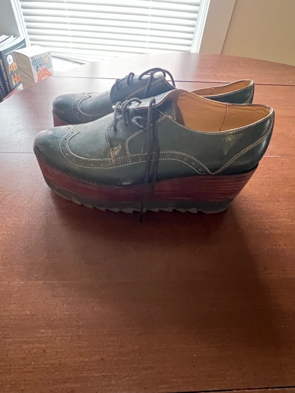 DONNA CATTIVA | WOMEN’S DARK GREEN PLATFORM LACE-UP LOAFERS